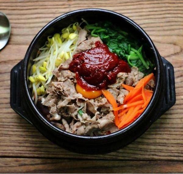 伴小石石锅拌饭加盟