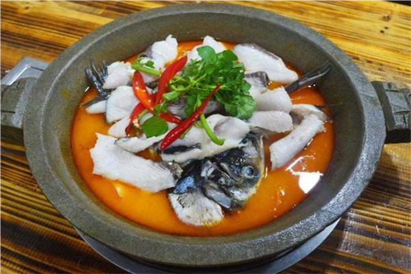 川胖子天然石锅鱼加盟