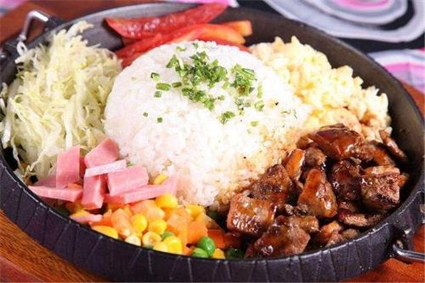 饭饭兽港式铁板炒饭加盟