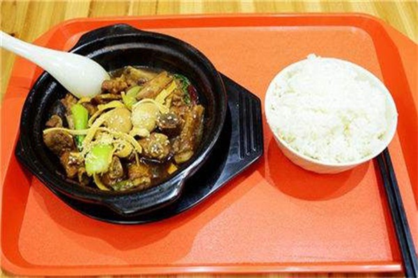 三人众黄焖鸡米饭加盟