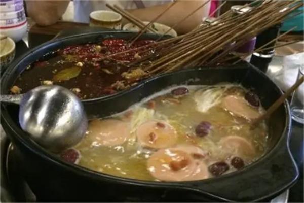 根巴适秘制砂锅串串加盟