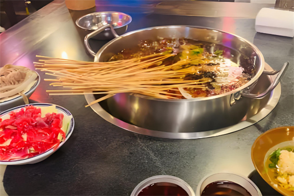 本味火锅串串香加盟