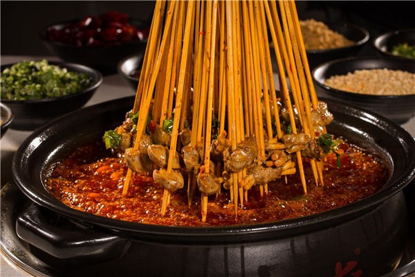 丑小鸭串串香加盟