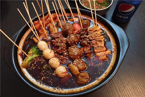 小邓串串香加盟