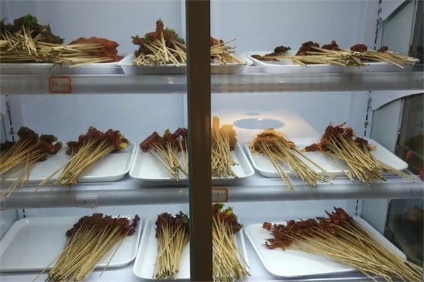 一抹辣子串串香火锅加盟