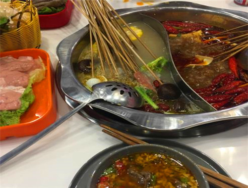 锅鼎串串香加盟