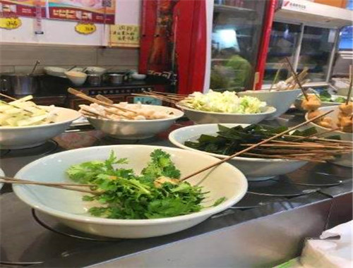 程大个旋转串串吧加盟