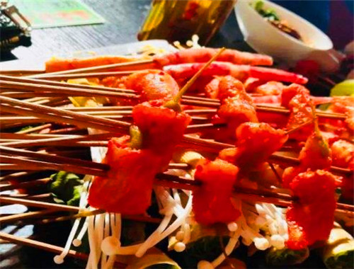 帝九食代泥锅麻辣串加盟