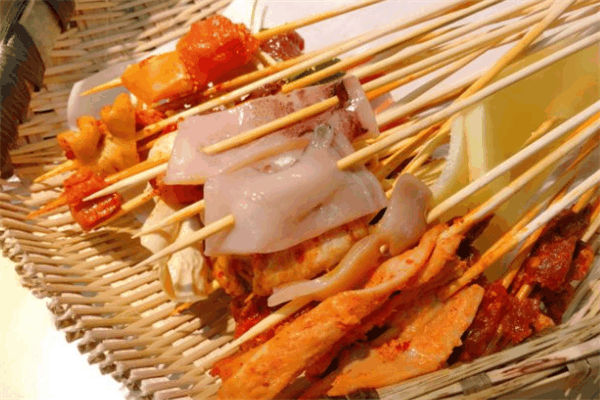 那年那班串串香火锅加盟