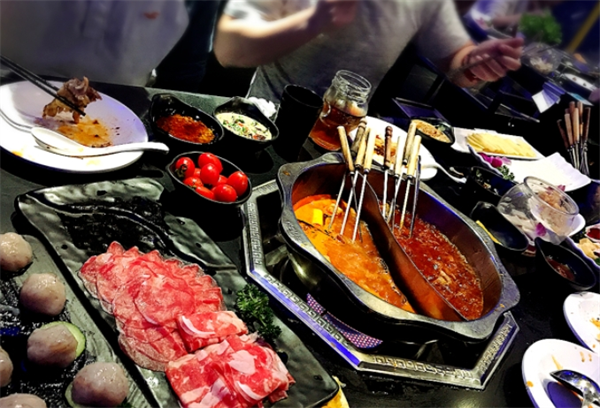 蜀上谦串串香火锅加盟
