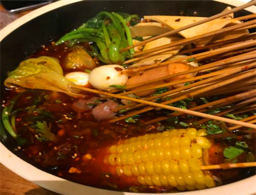 小酒馆串串香加盟